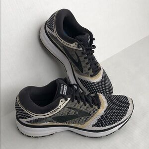 BROOKS Revel DNA Women’s Sneakers Size 8